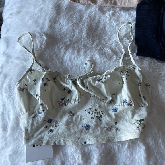 aritzia cropped top - Picture 1 of 3